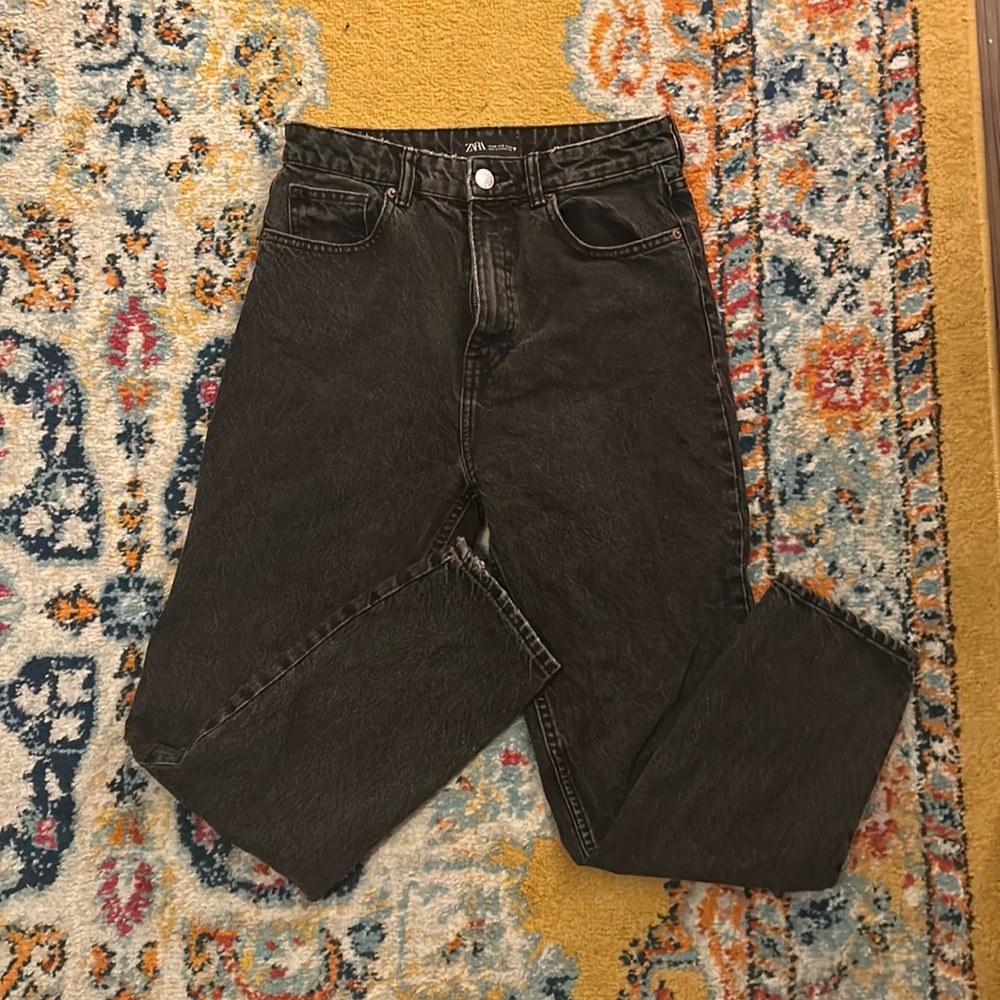 Black Zara high-waisted mom jeans with tapered leg